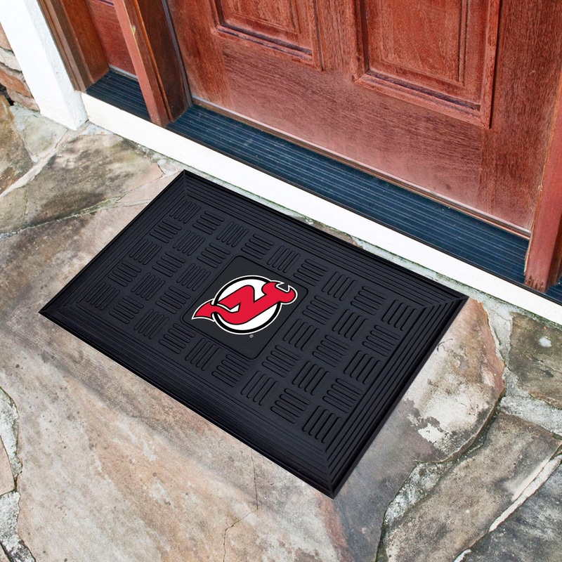 Fanmats New Jersey Devils Heavy Duty Vinyl Medallion Door Mat – 19.5 x 31