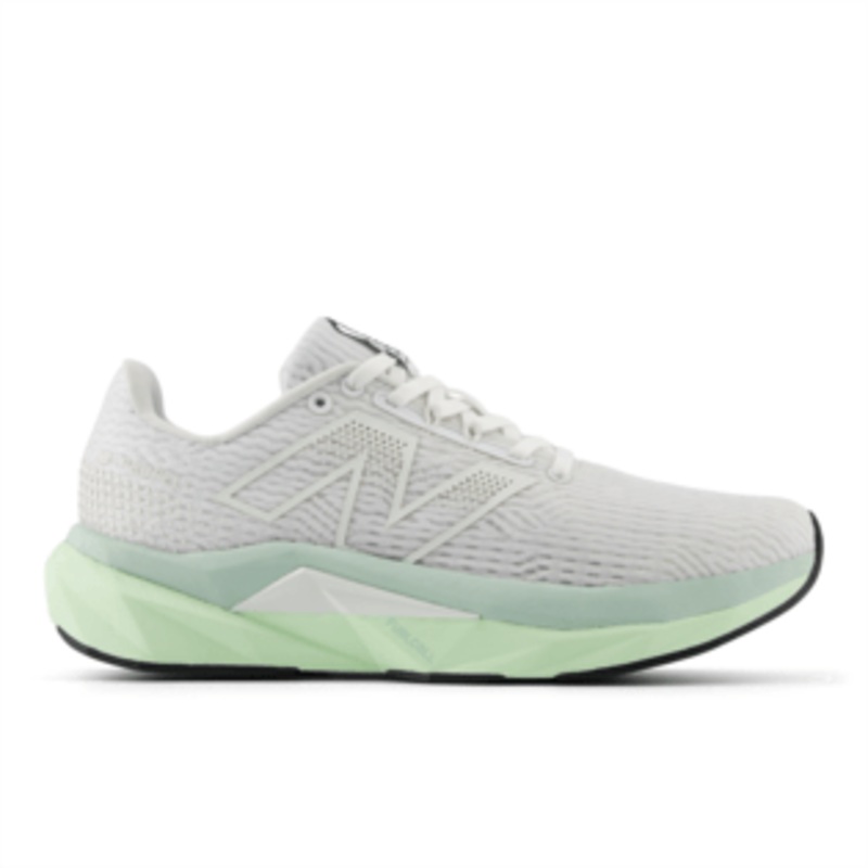 New Balance Women’s FuelCell Propel V5 Running Shoe – WFCPRCM5