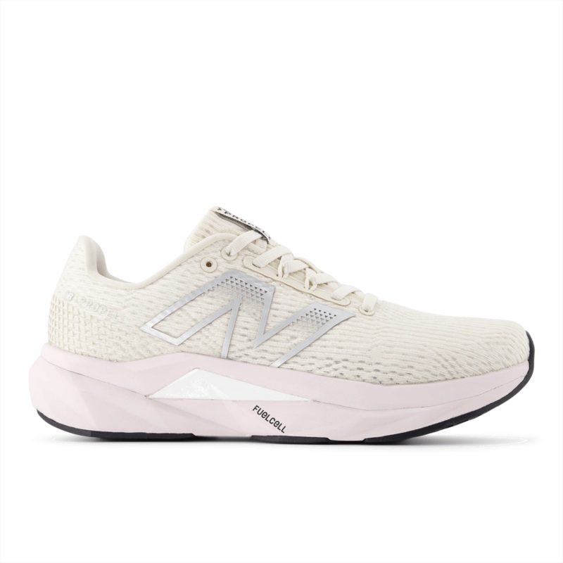 New Balance Women’s FuelCell Propelv5 Running Shoe – WFCPRCS5 (Wide)