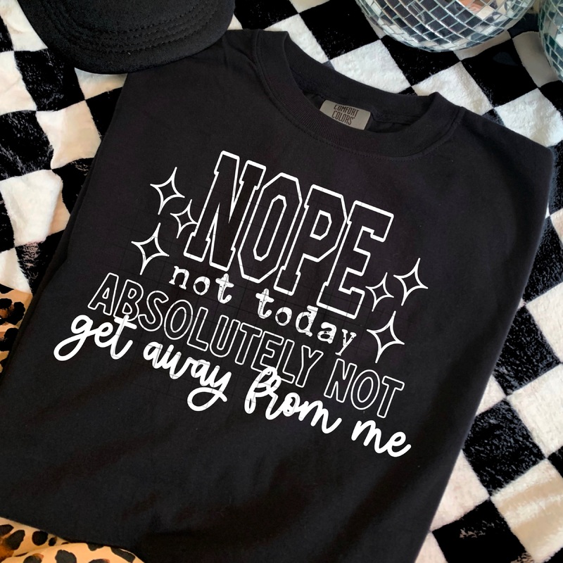 NOPE ABSOLUTELY NOT SINGLE COLOR WHITE