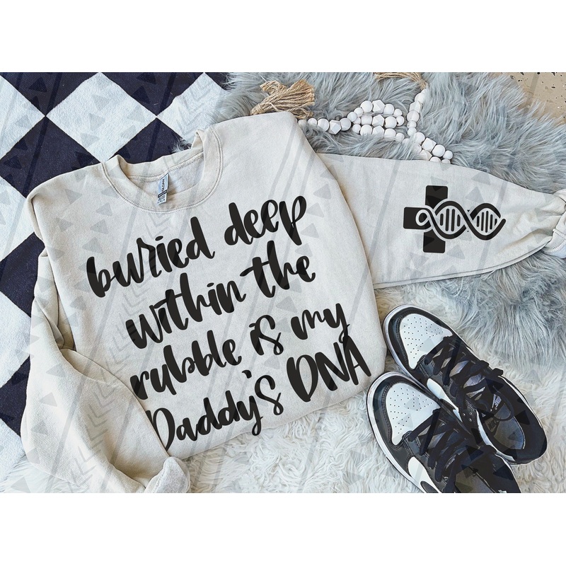 DADDY’S DNA – BLACK|Pocket 4″(4.00in x 3.91in)|Infant 6″(6.00in x 5.86in)|Toddler 7″(7.00in x 6.83in)|Youth 8.5″(8.50in x 8.30in)|Adult 11″(11.00in x 10.74in)|Adult 12″(12.00in x 11.72in)