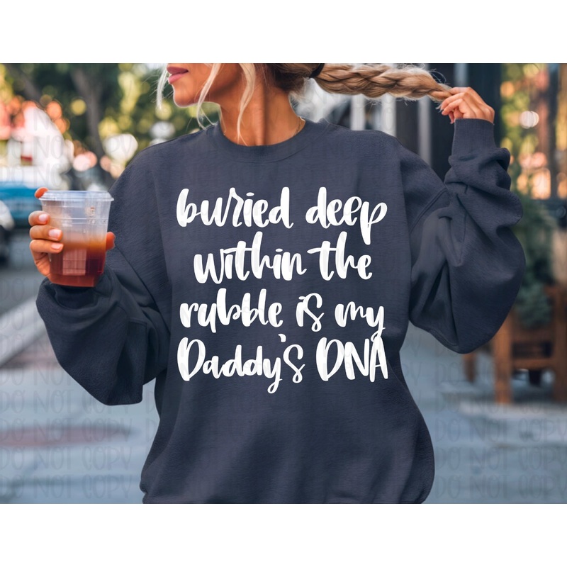 DADDY’S DNA – WHITE|Pocket 4″(4.00in x 3.91in)|Infant 6″(6.00in x 5.86in)|Toddler 7″(7.00in x 6.83in)|Youth 8.5″(8.50in x 8.30in)|Adult 11″(11.00in x 10.74in)|Adult 12″(12.00in x 11.72in)